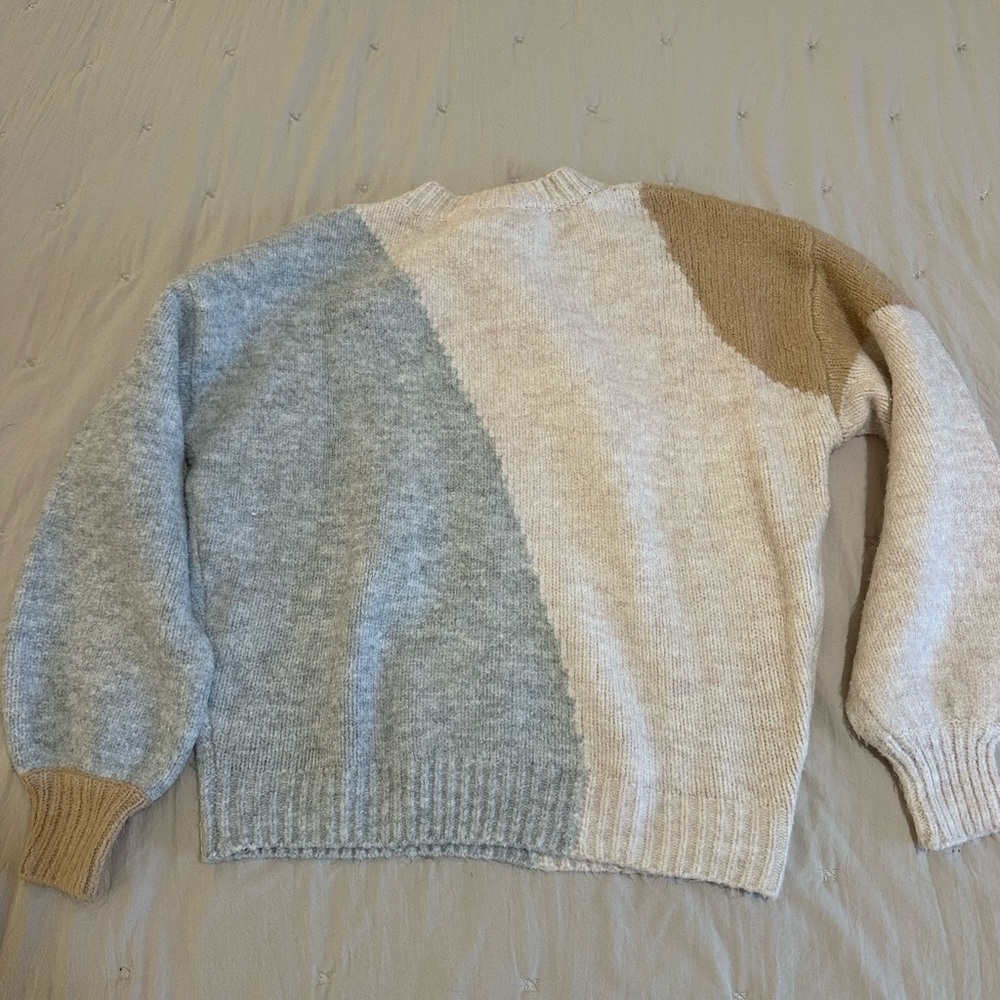 Neutral Colorblock Sweater - Picture 3 of 3